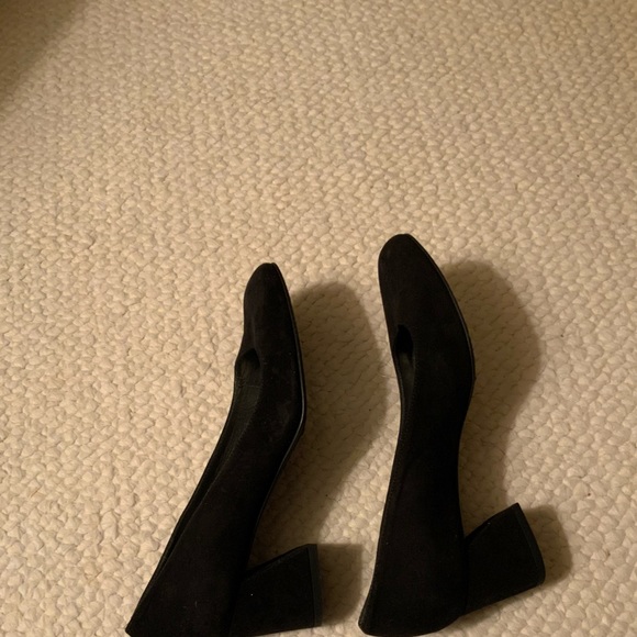 Stuart Weitzman Suede Block Heel Shoes Size: 6.5 - Picture 2 of 10